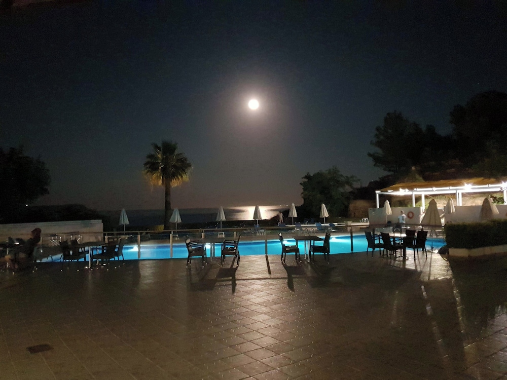 Karavados Beach 59/67