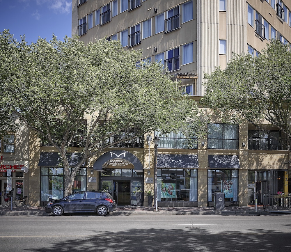 Metterra Hotel on Whyte 66/71