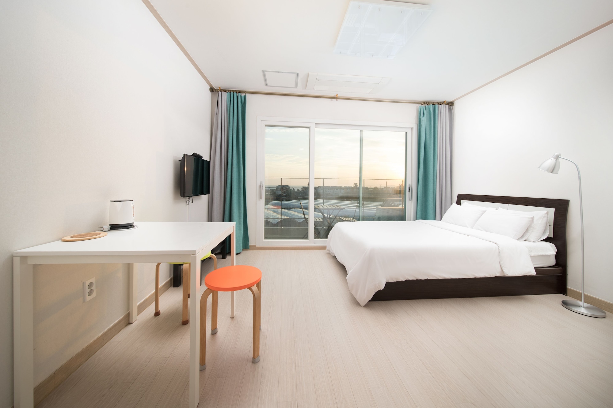 Studio, Queen Bed, Soo Pension 3/6
