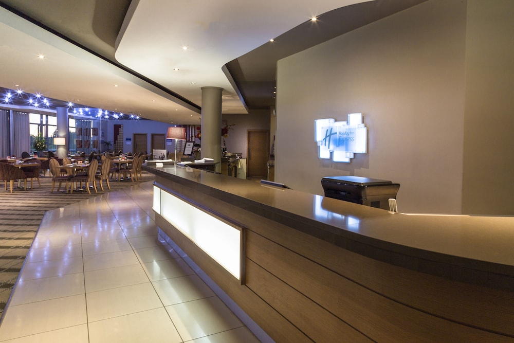 Holiday Inn Express Sandton-Woodmead 3/74