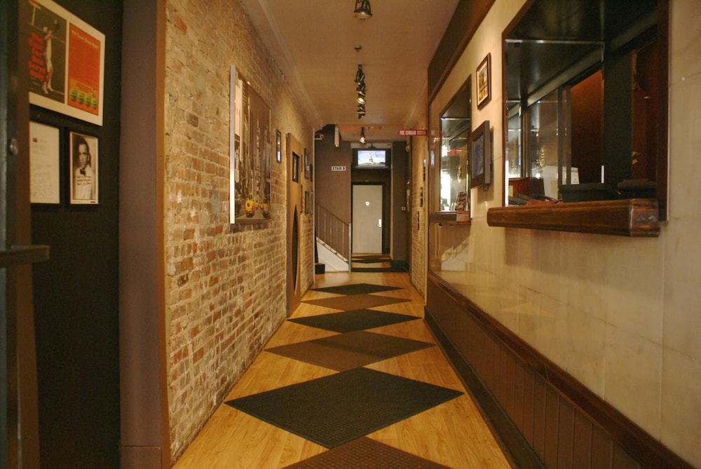 Off Soho Suites Hotel 8/38