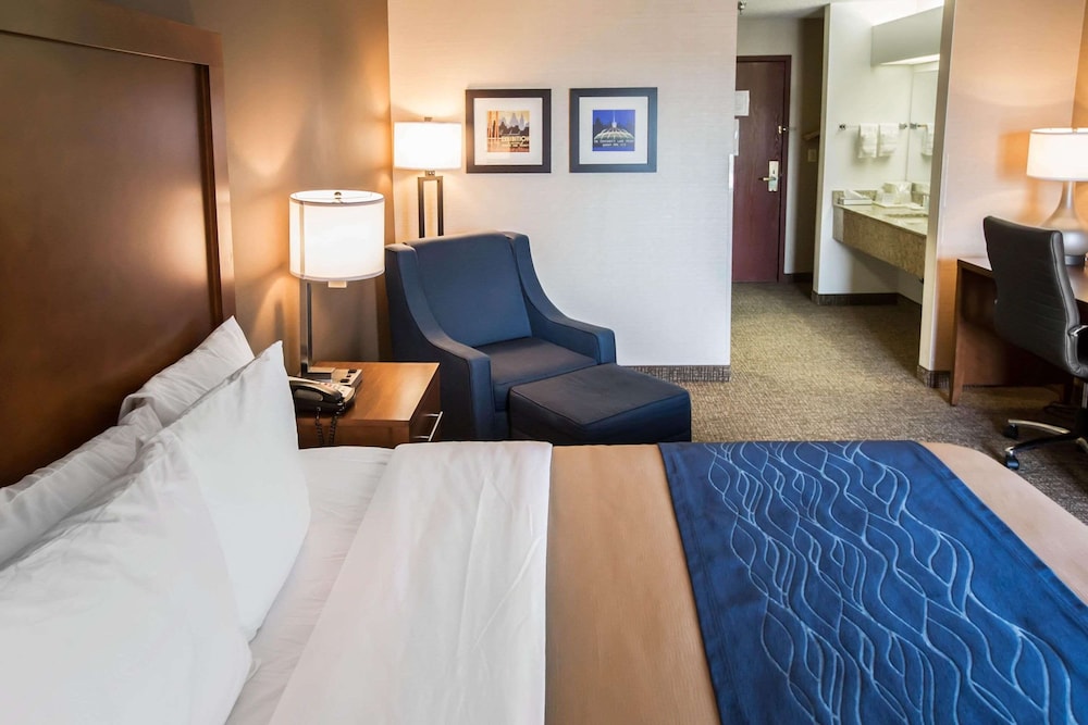Comfort Inn Crystal Lake - Algonquin 11/33