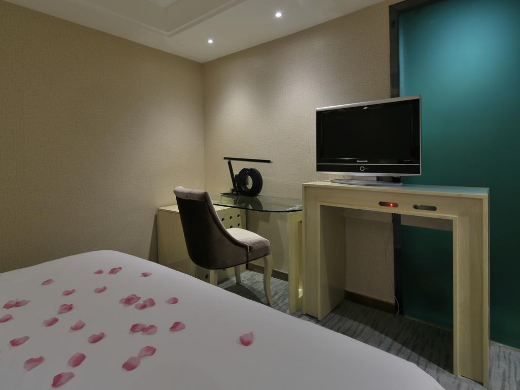 Paco Business Hotel Guangzhou Baiyun Road Branch 42/50