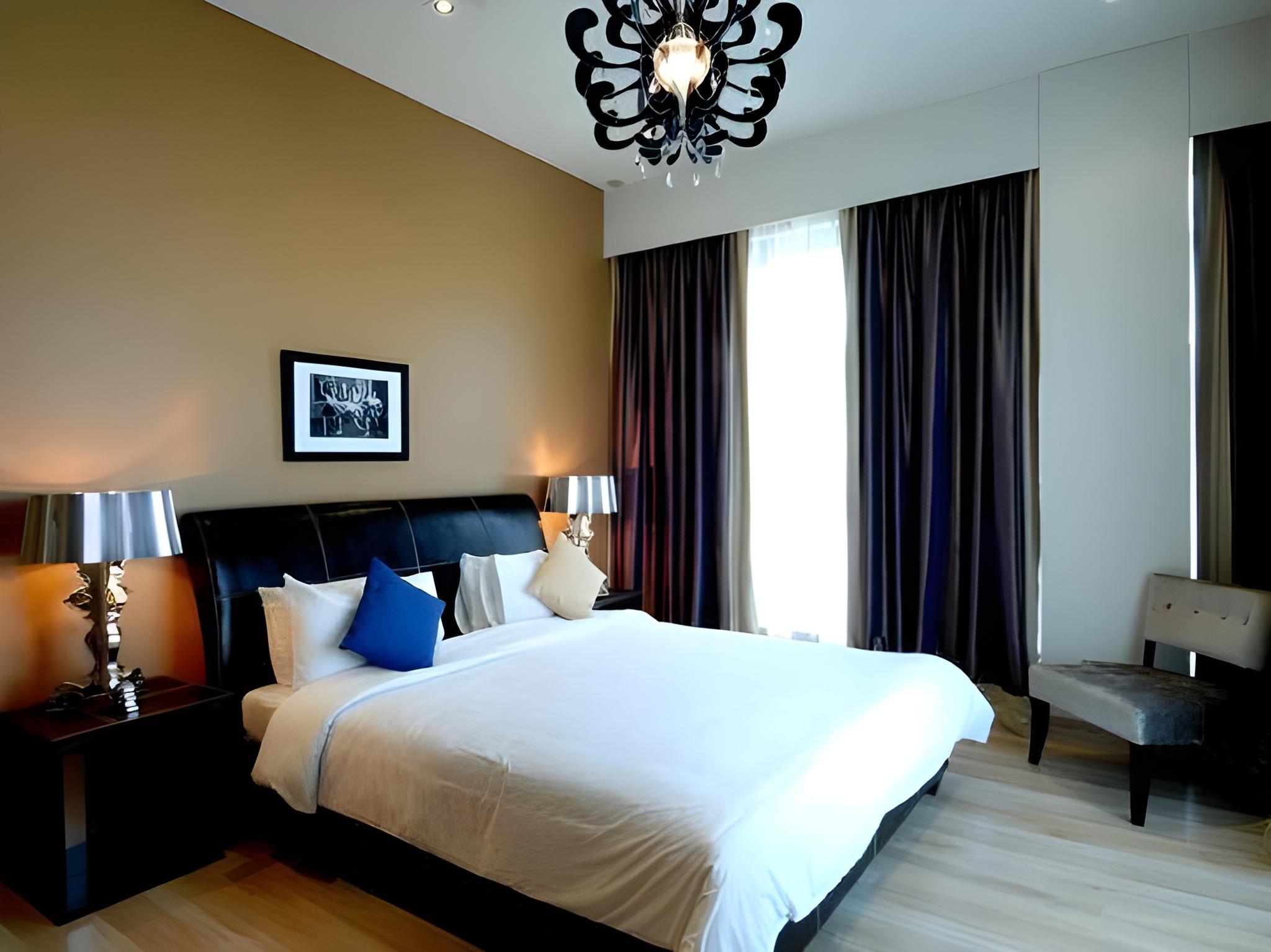 1 BEDROOM