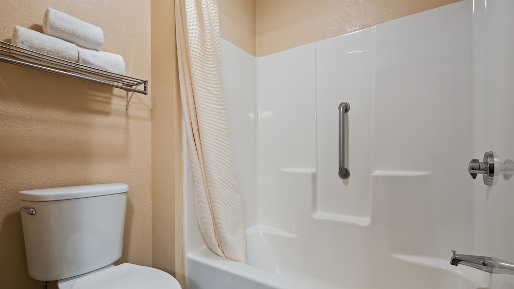 Baymont by Wyndham Danville IL 13/41