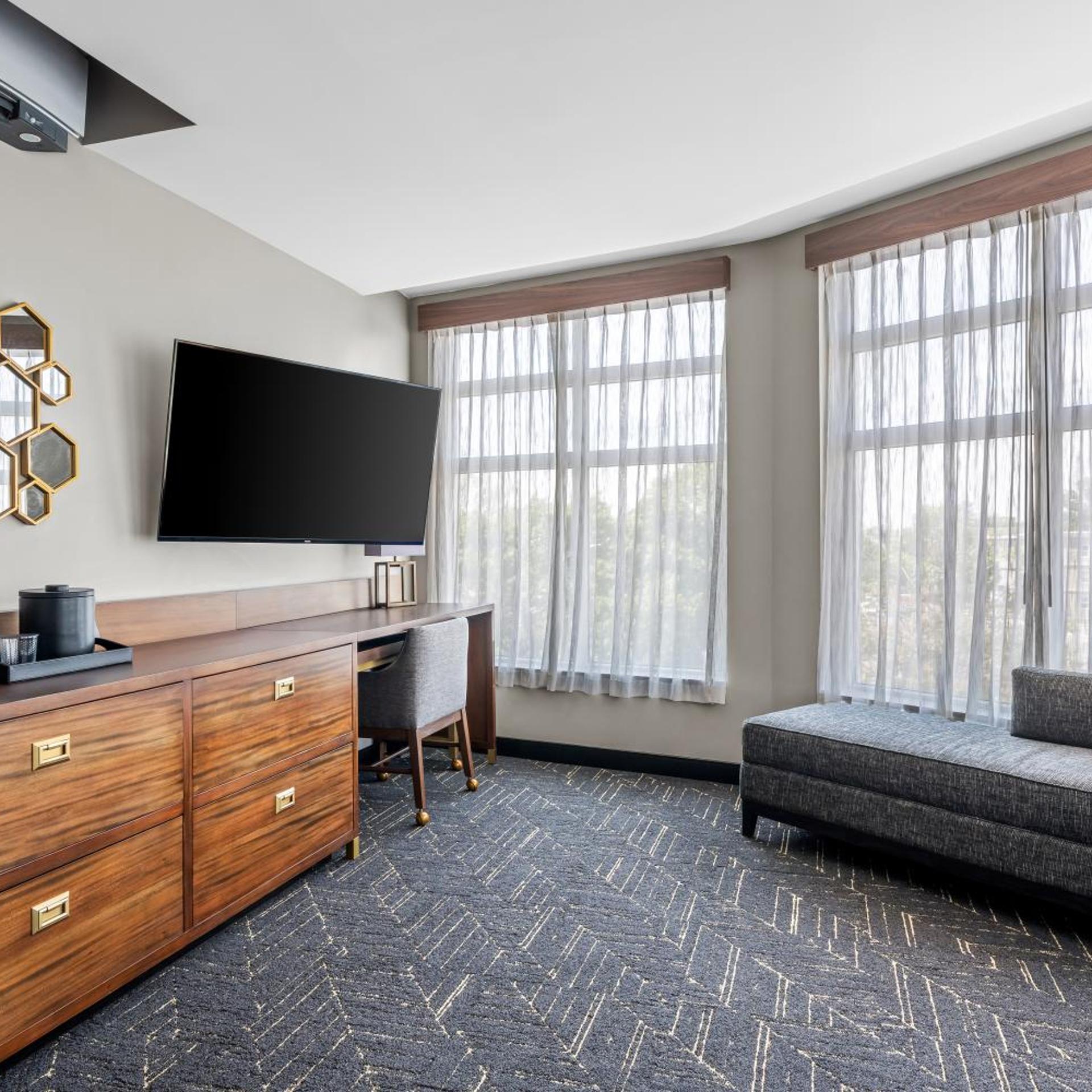 Beacon Suites Hotel 35/49