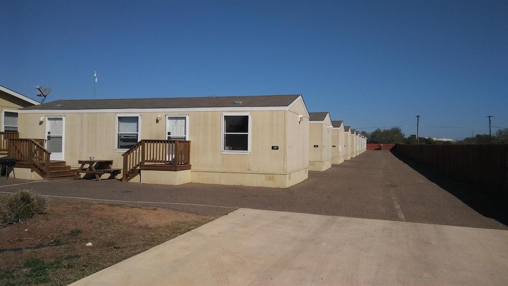 Cotulla Mobile Home 38/40