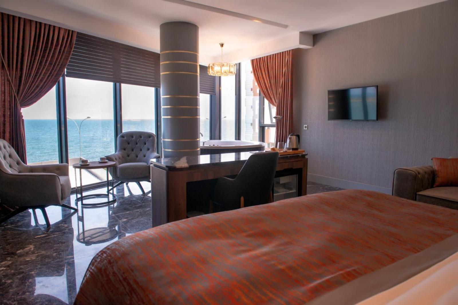 Deluxe, Suite