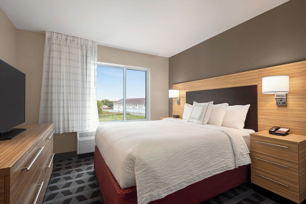 1 Bedroom, Suite, Queen Bed, Sofa