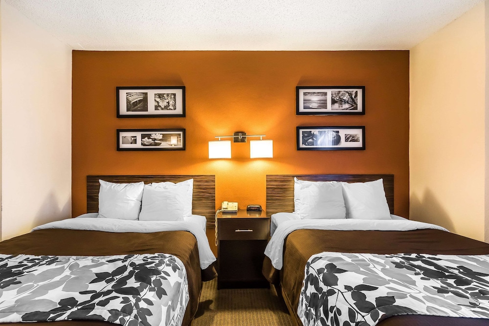 ROOM, 2 DOUBLE BEDS