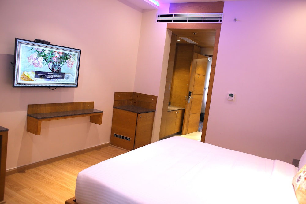 Comfort Inn Kaikaluru 16/31