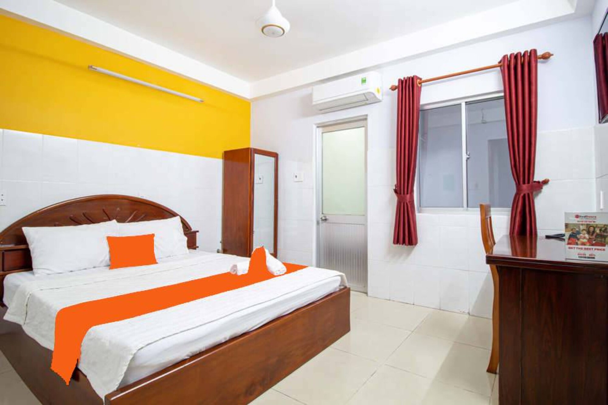 DELUXE, DOUBLE BED