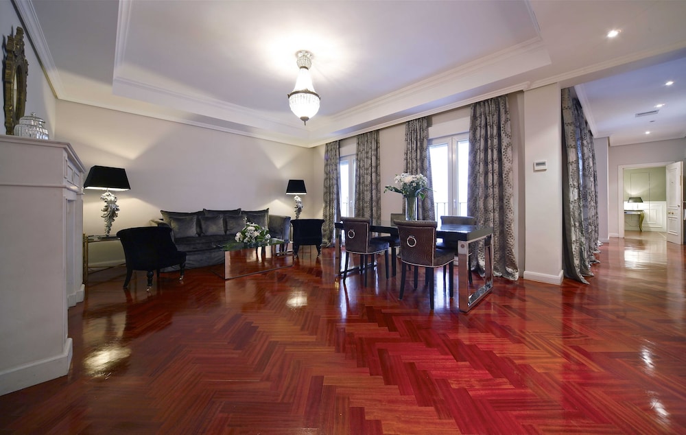 Boutike Cibeles (ex Luxury Suites) 14/22
