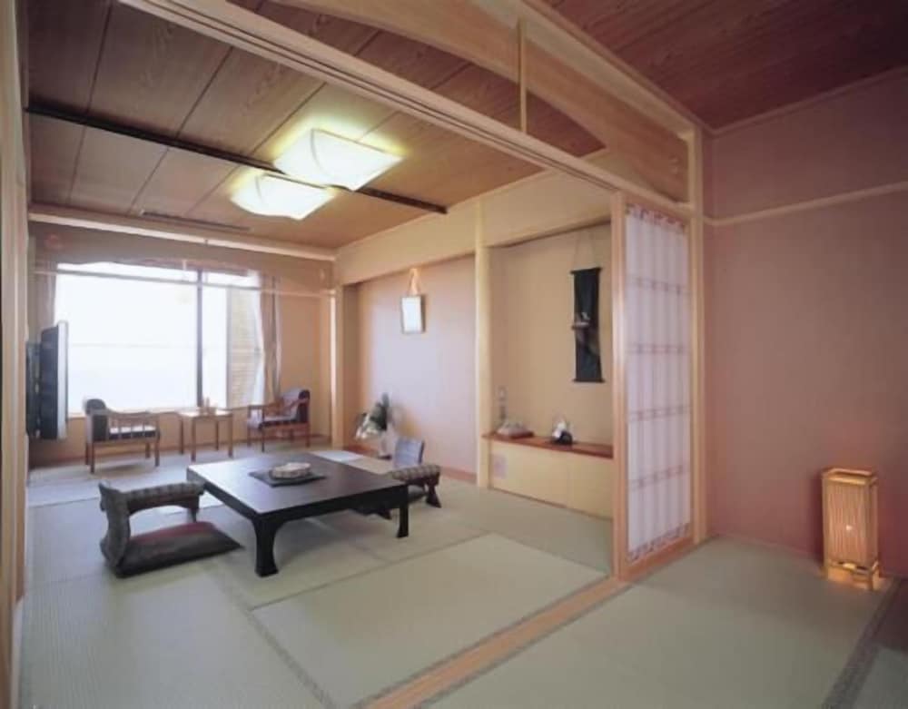 Nishiura Grand Hotel Kikkei 4/17