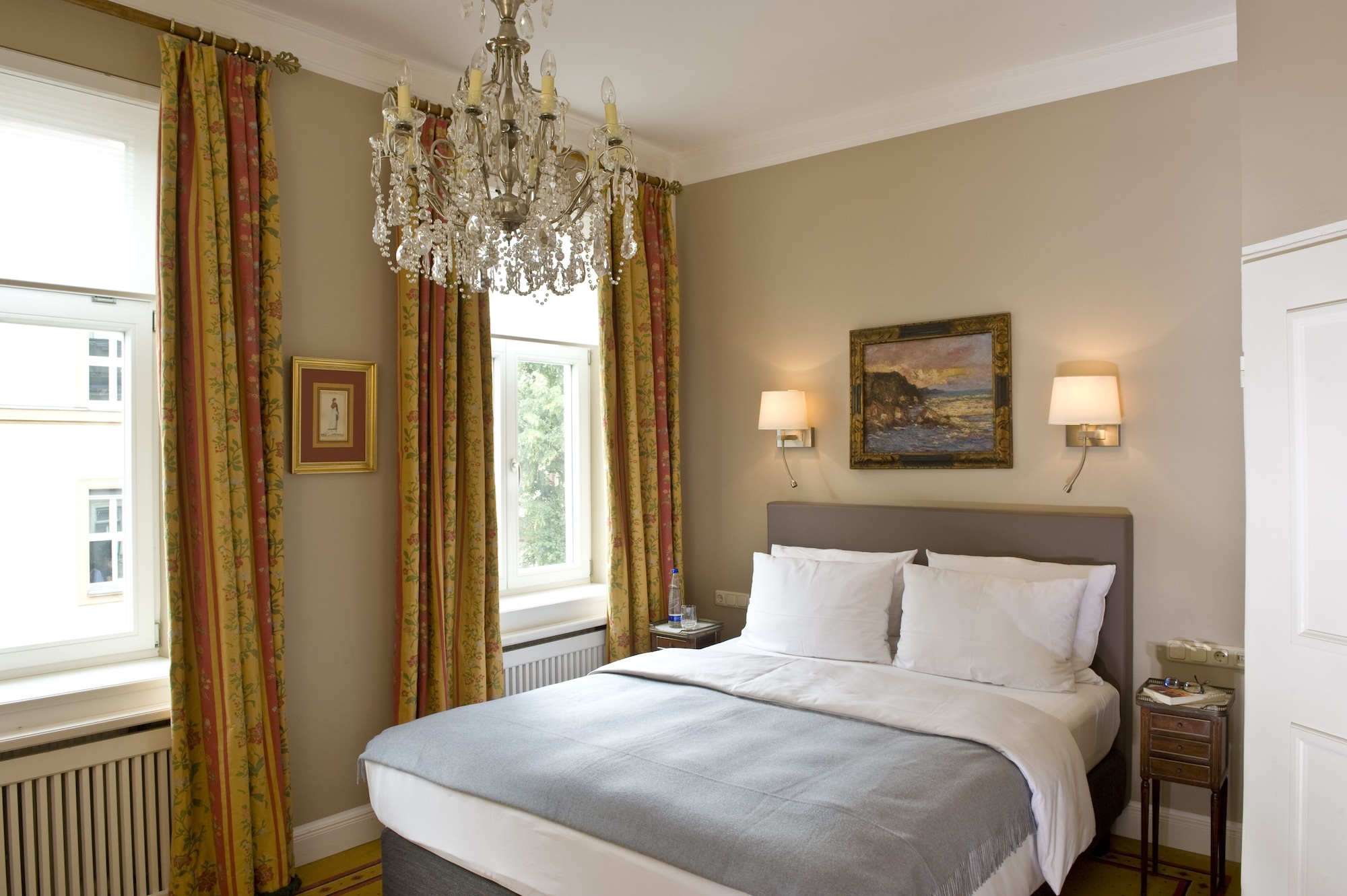 DELUXE, DOUBLE BED
