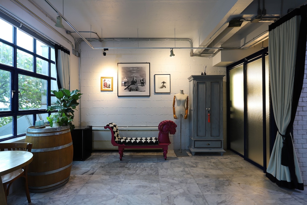 Bangkok Voyage Boutique 37/47