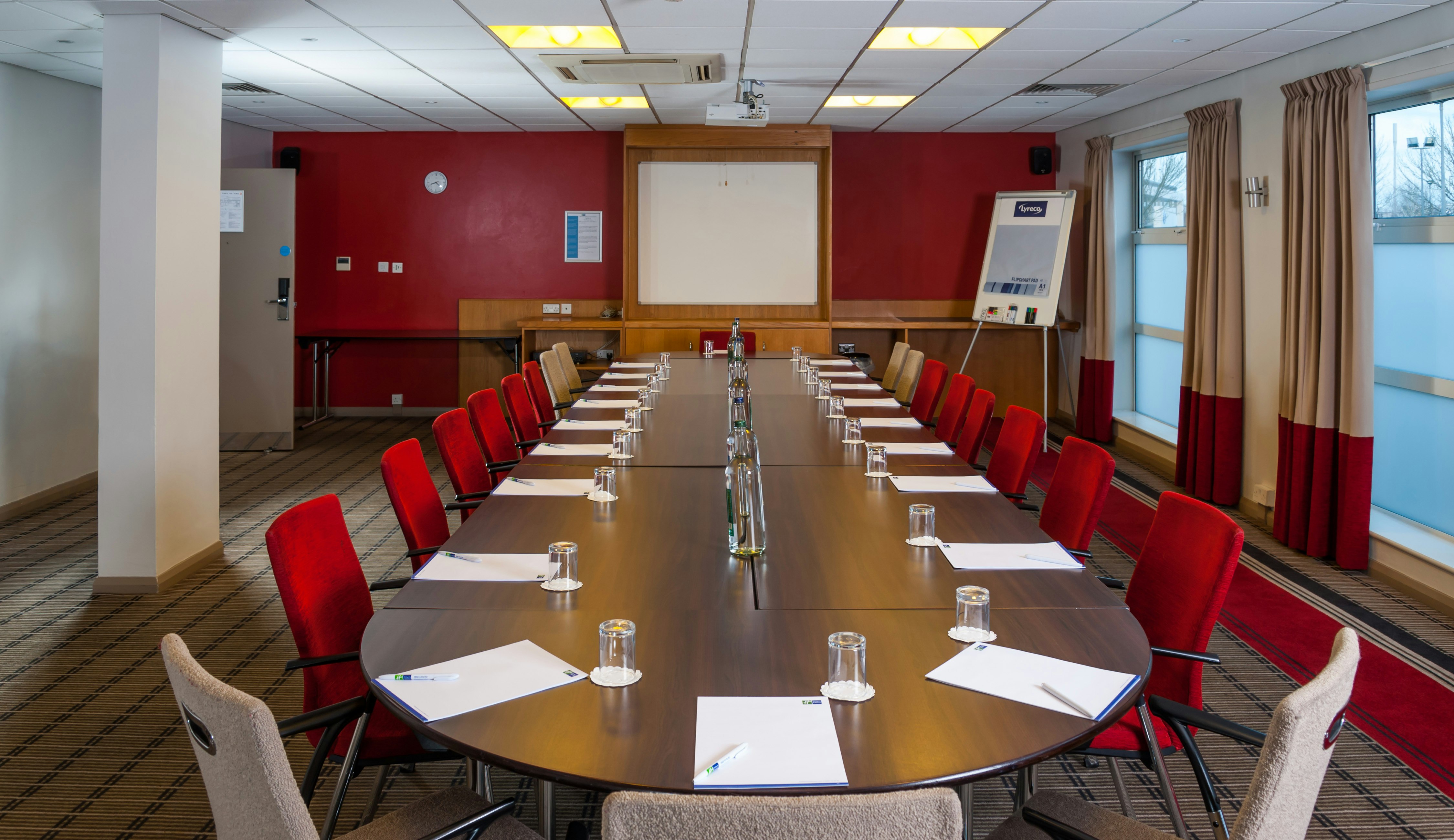 Holiday Inn Express Swindon West an IHG Hotel 40/50