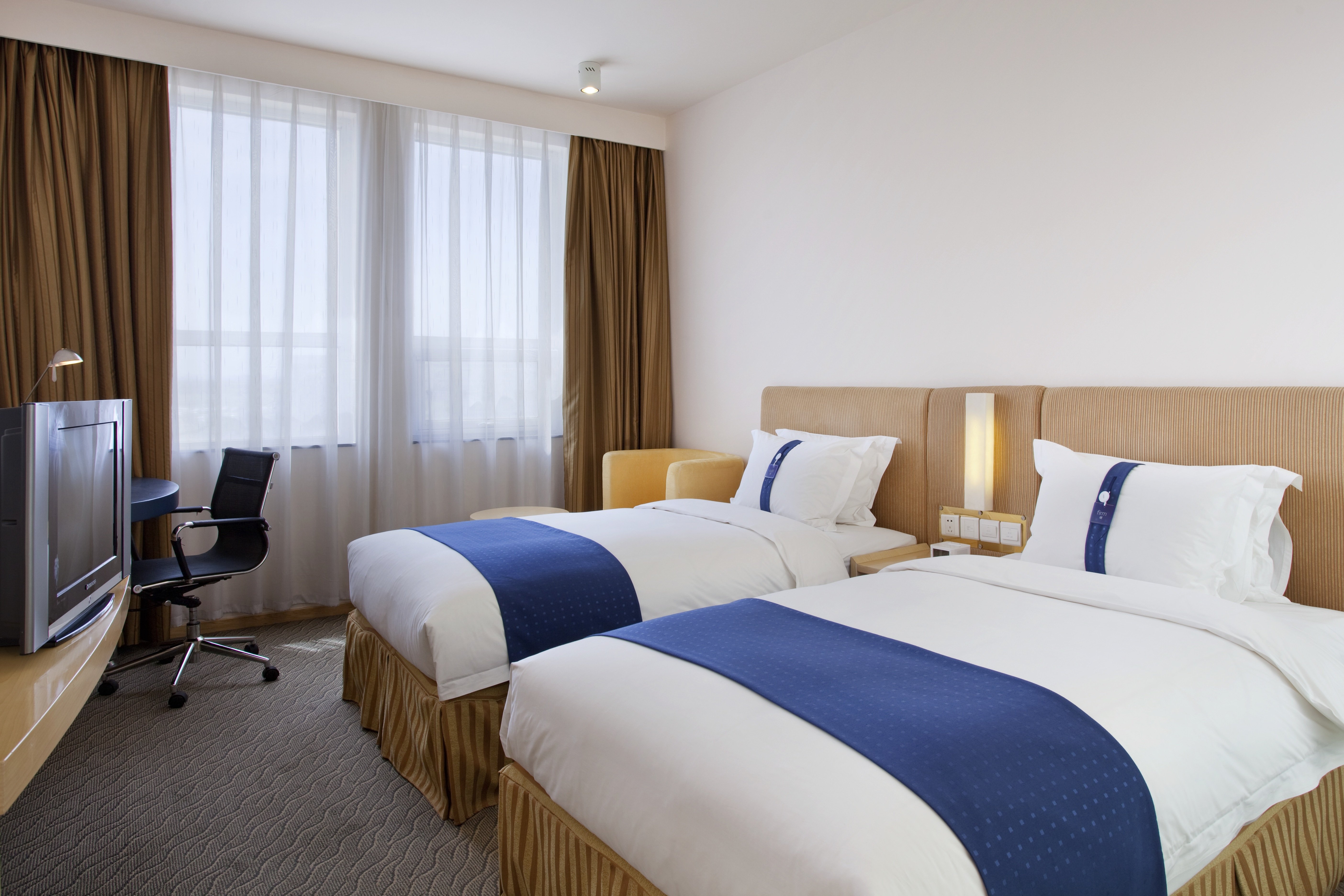 Standard, Twin Beds, Extra Floor Space