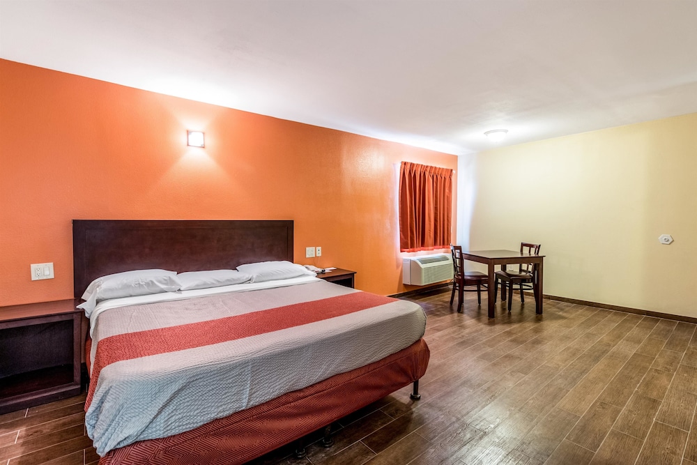 Motel6 Blythe, CA - South 15/71
