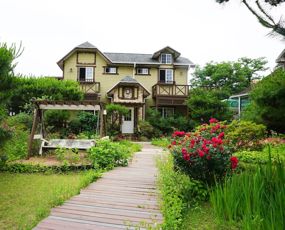 Gyeongju Art In Tiara Pension 41/50