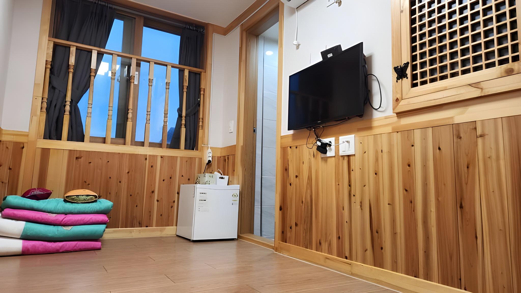 Jeonju Jeongga Hanok Pension 32/46