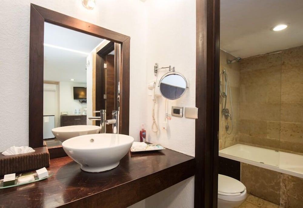 Colombe Hotel Boutique 76/76