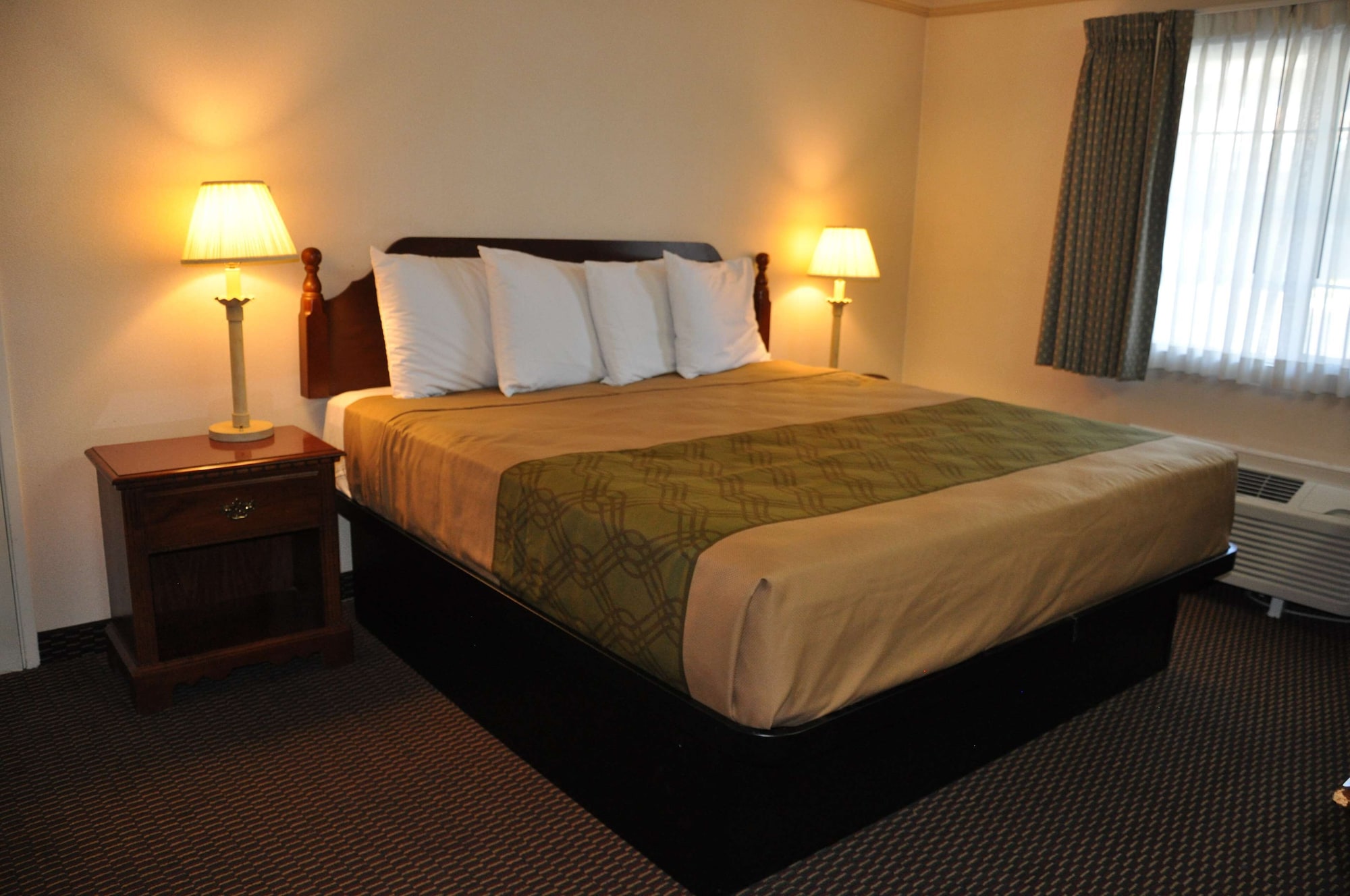 Suite, Multiple Beds, Sofa، Surestay Hotel By Best Western Castro Valley 2/4