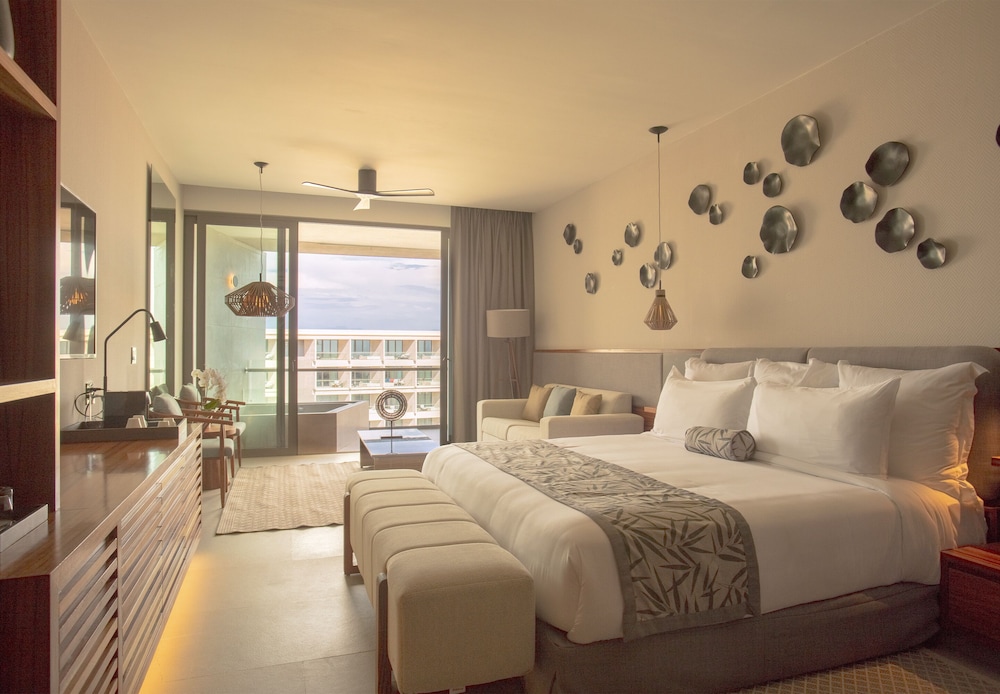Secrets Bahia Mita Surf and Spa Resort 24/74