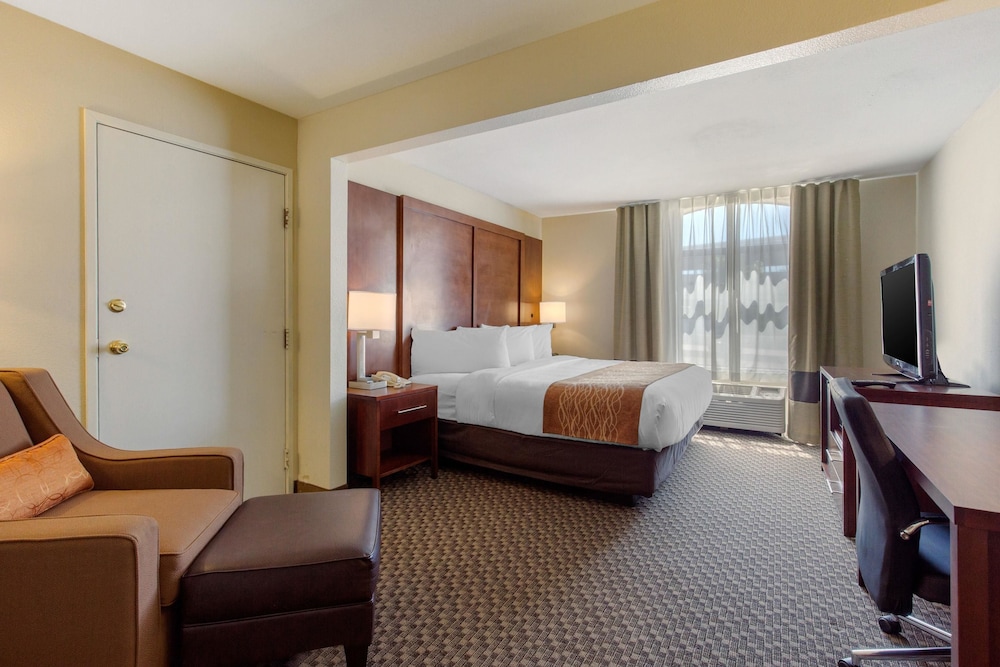 Comfort Inn & Suites SW Houston Sugarland 23/55