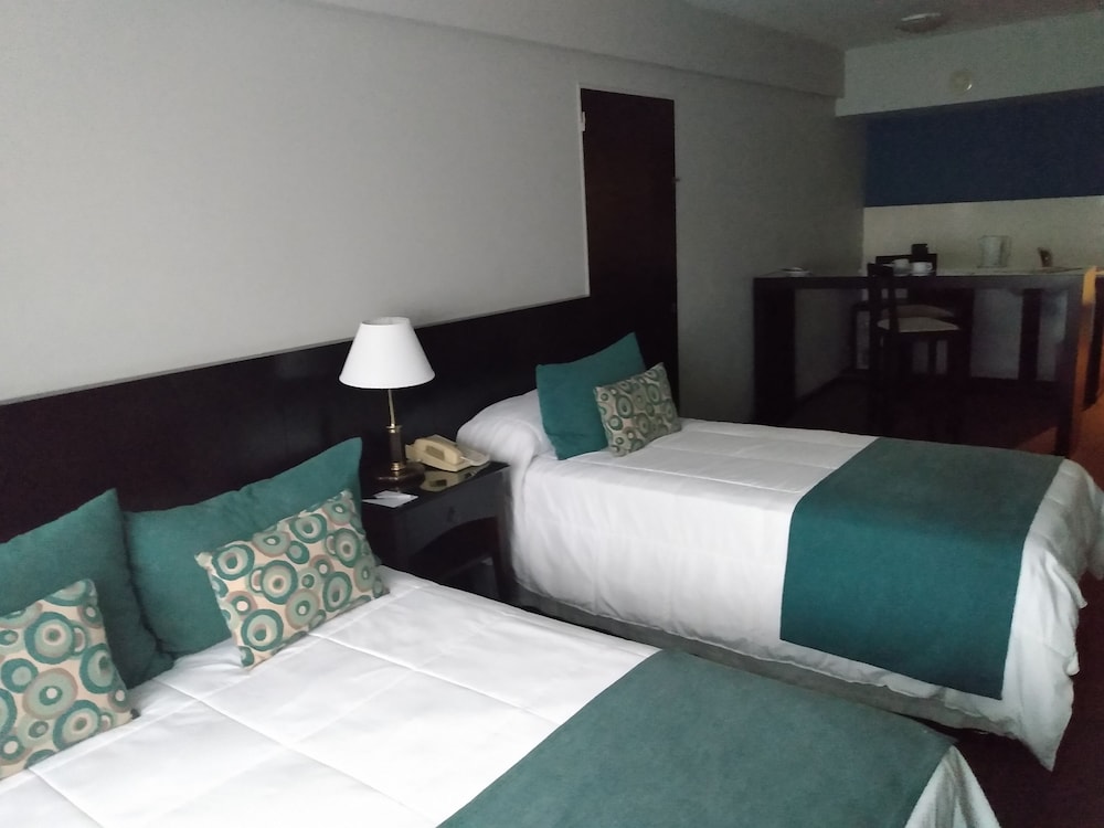 Plaza Real Suites Hotel 22/59