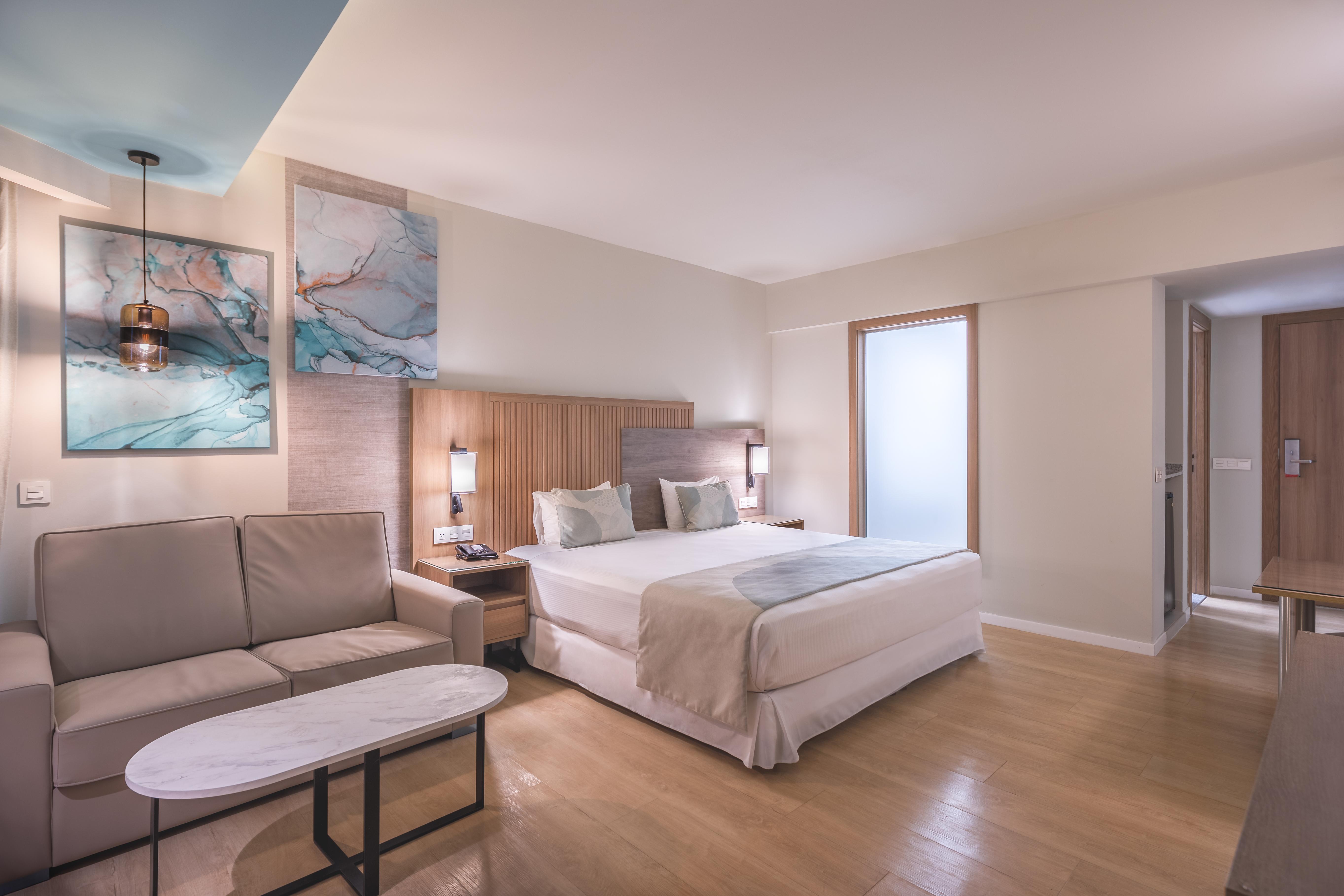 Junior Suite, Lateral Side Sea View، RIU Palace Antillas - Adults Only - All Inclusive 2/4