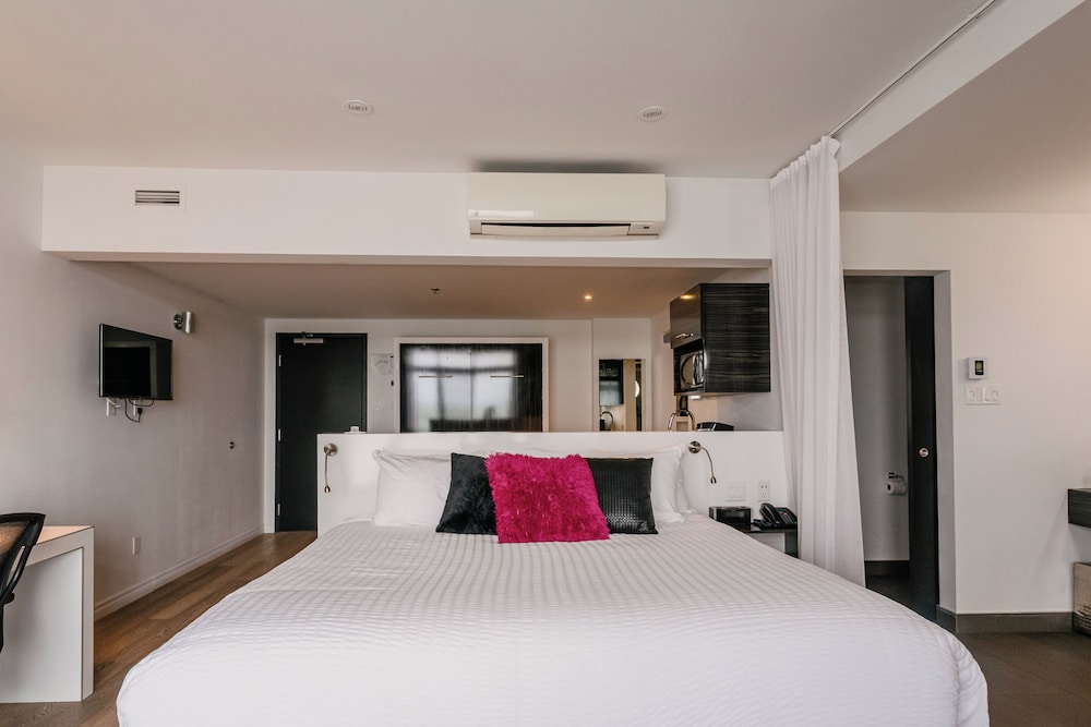 Panorama, Suite, King Bed, Murphy Bed