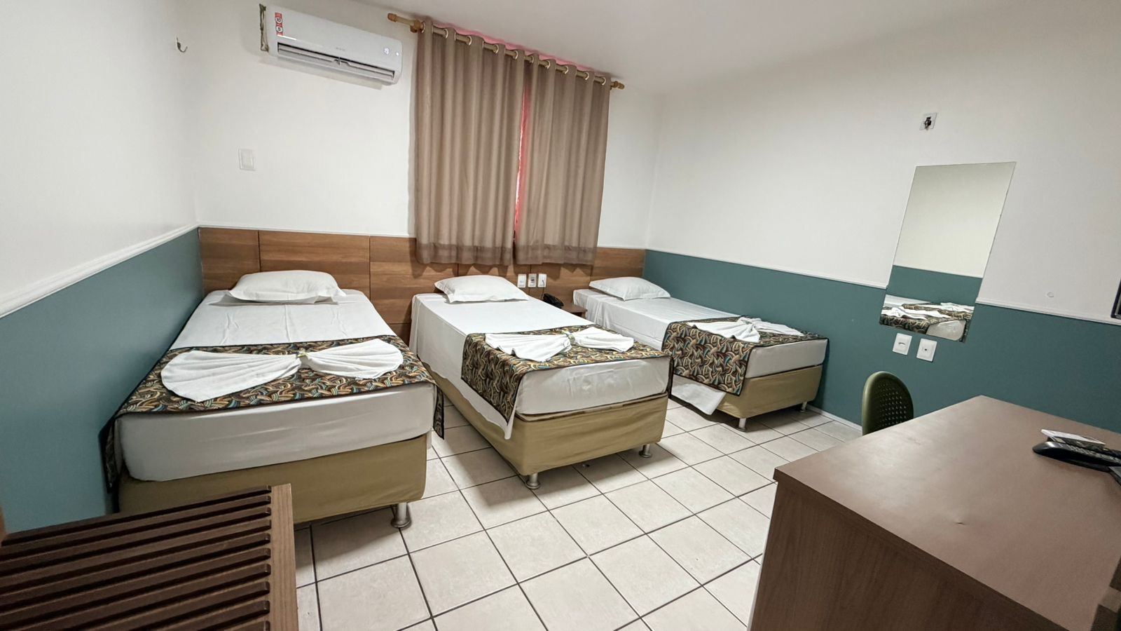 Abrolhos Praia Hotel 24/40