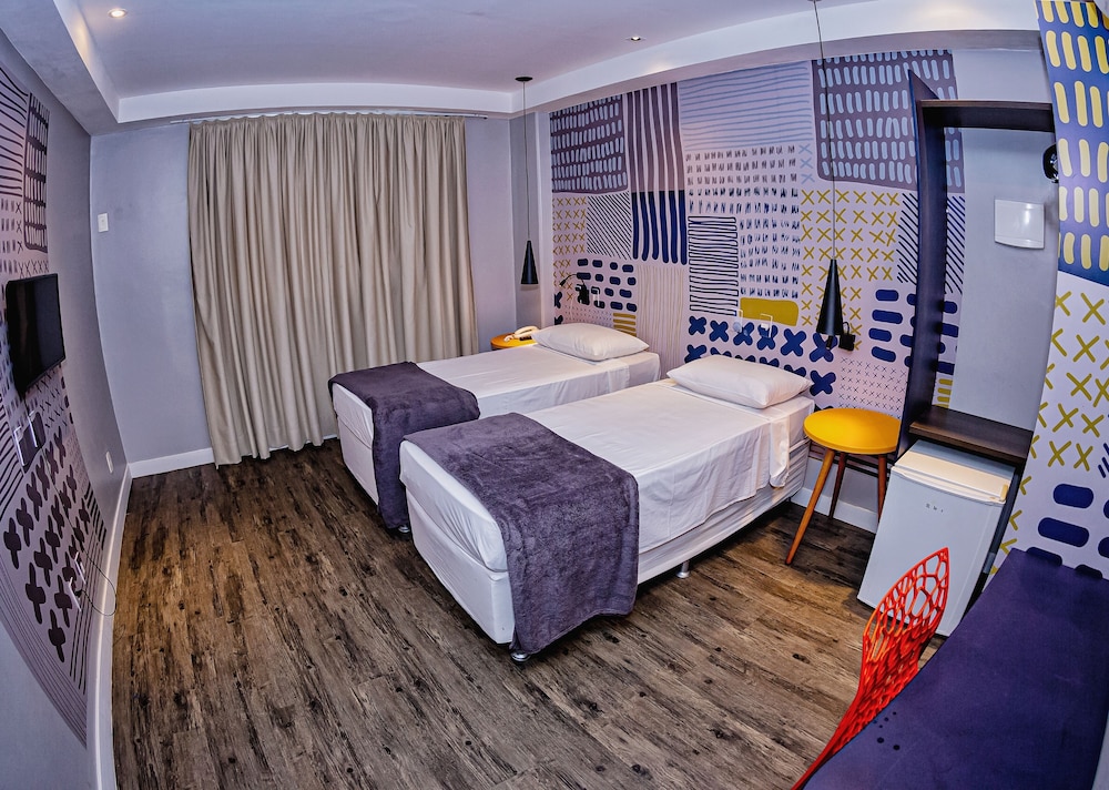 B Hotel 13/50