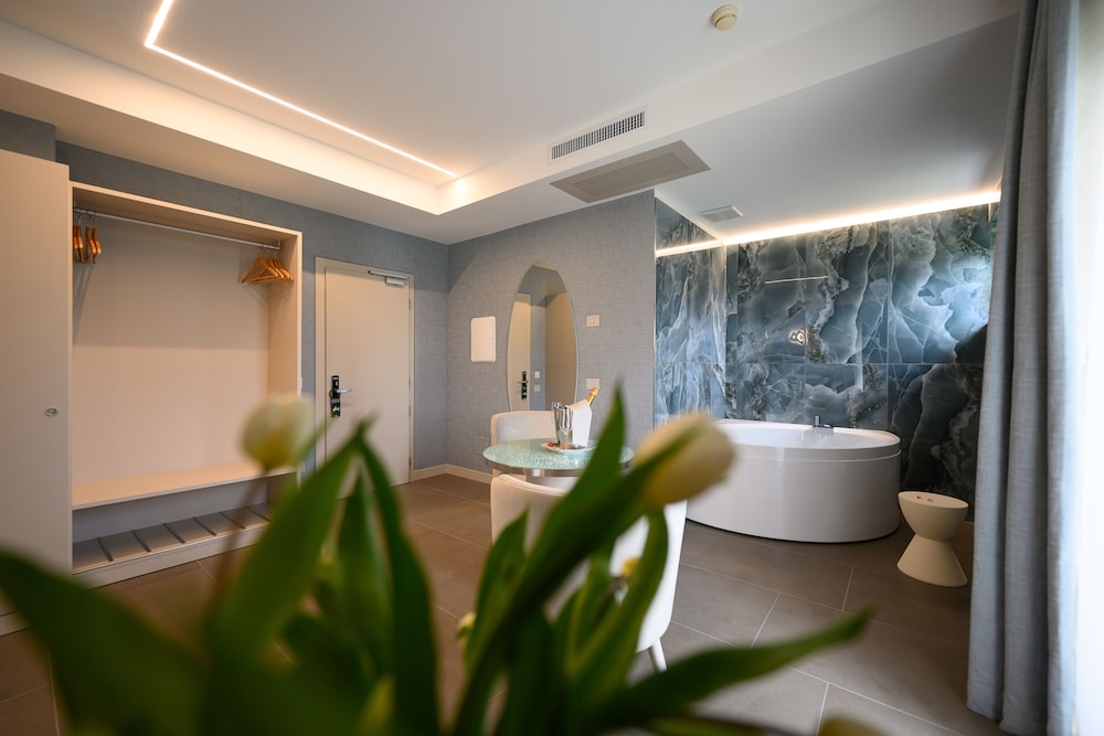 Villa Nicolli Romantic Resort - Adults Only 38/50