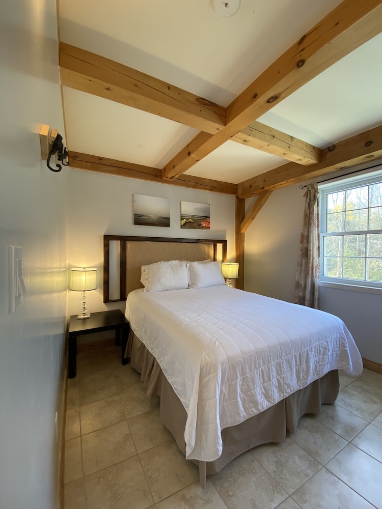 Timber House Resort 10/64