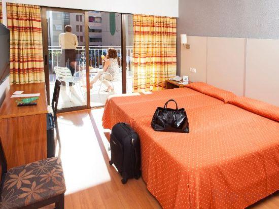 Room, Twin Beds