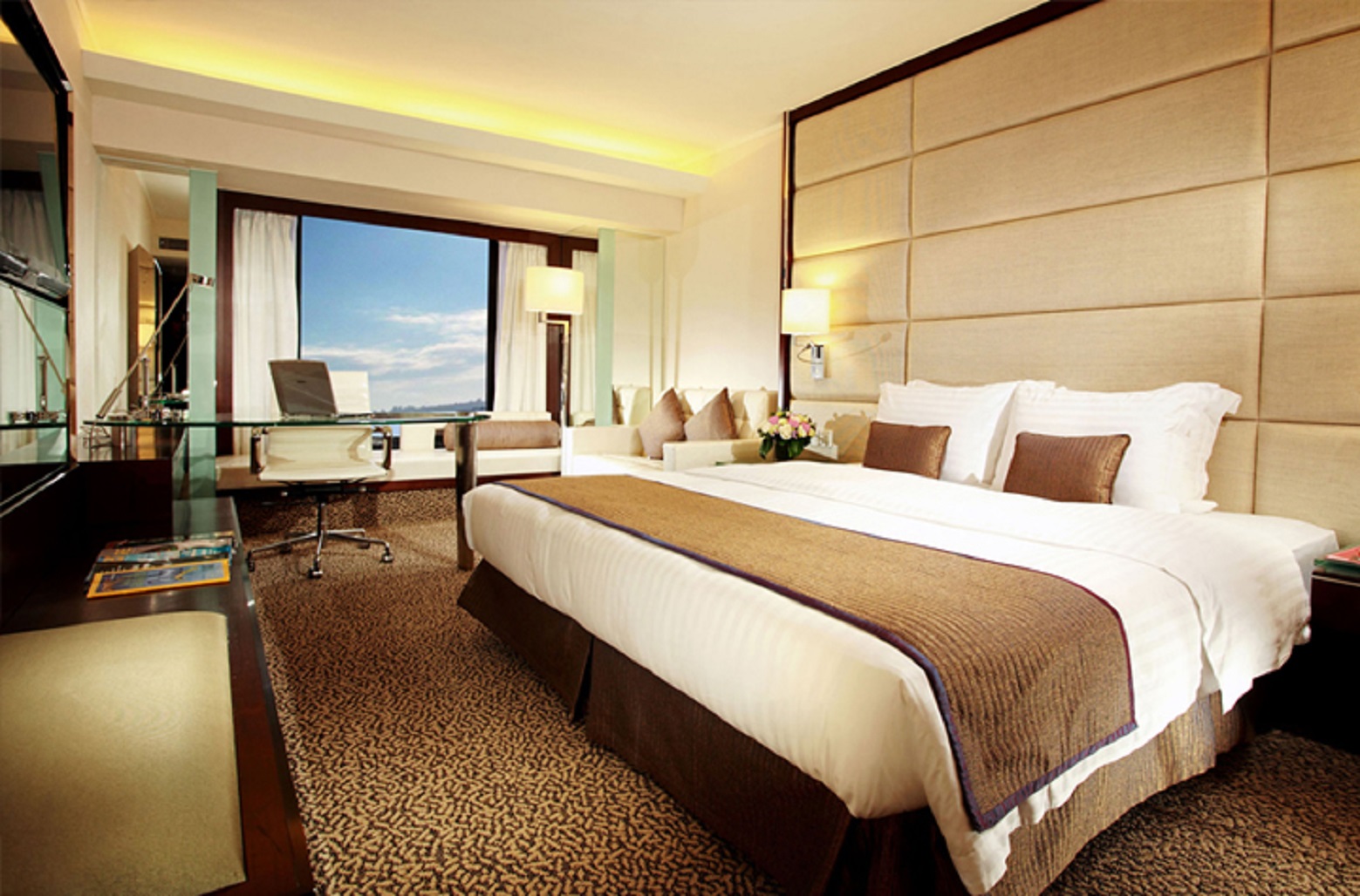DELUXE, DOUBLE BED