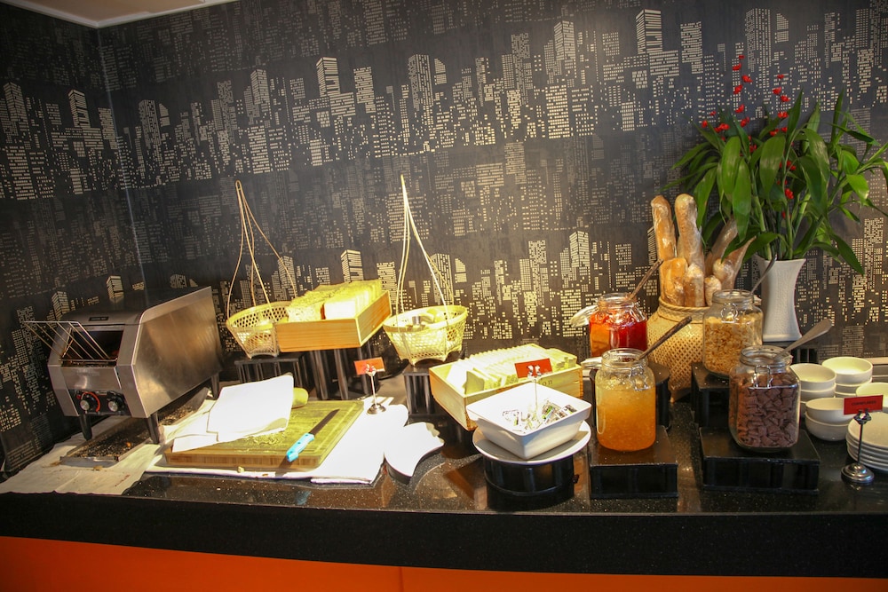 Le Fenix Sukhumvit 34/43