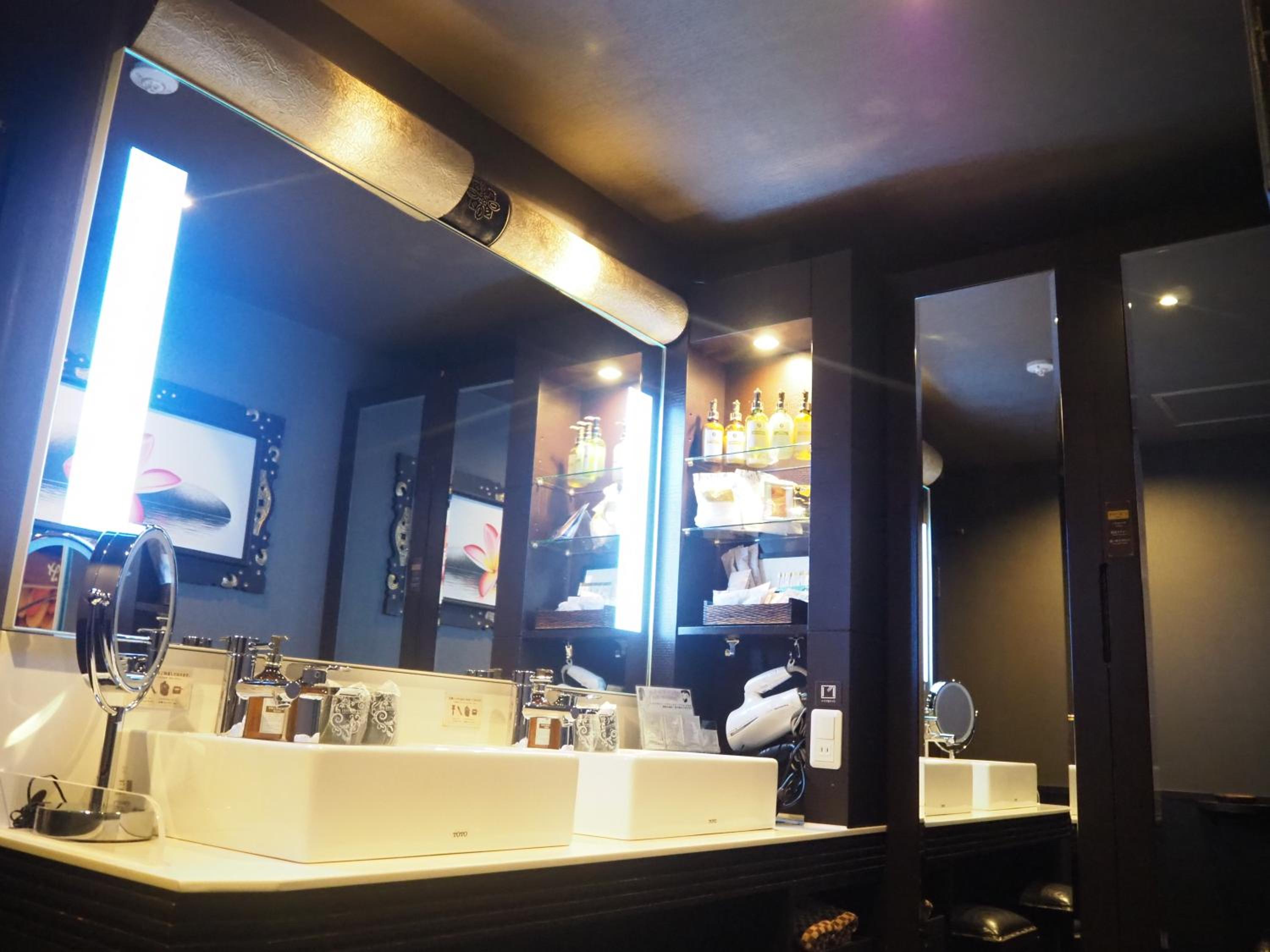 جناح ملكي بسريرين منفصلين للمدخنين، Hotel K6 Osaka Namba 5/8