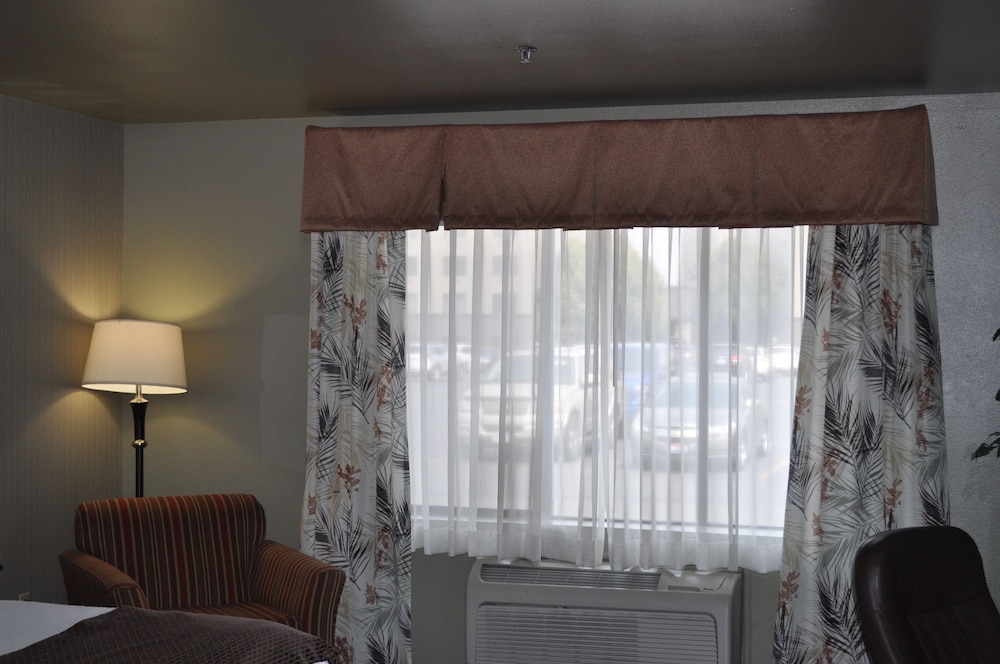 Seaport Inn and Suites 16/38
