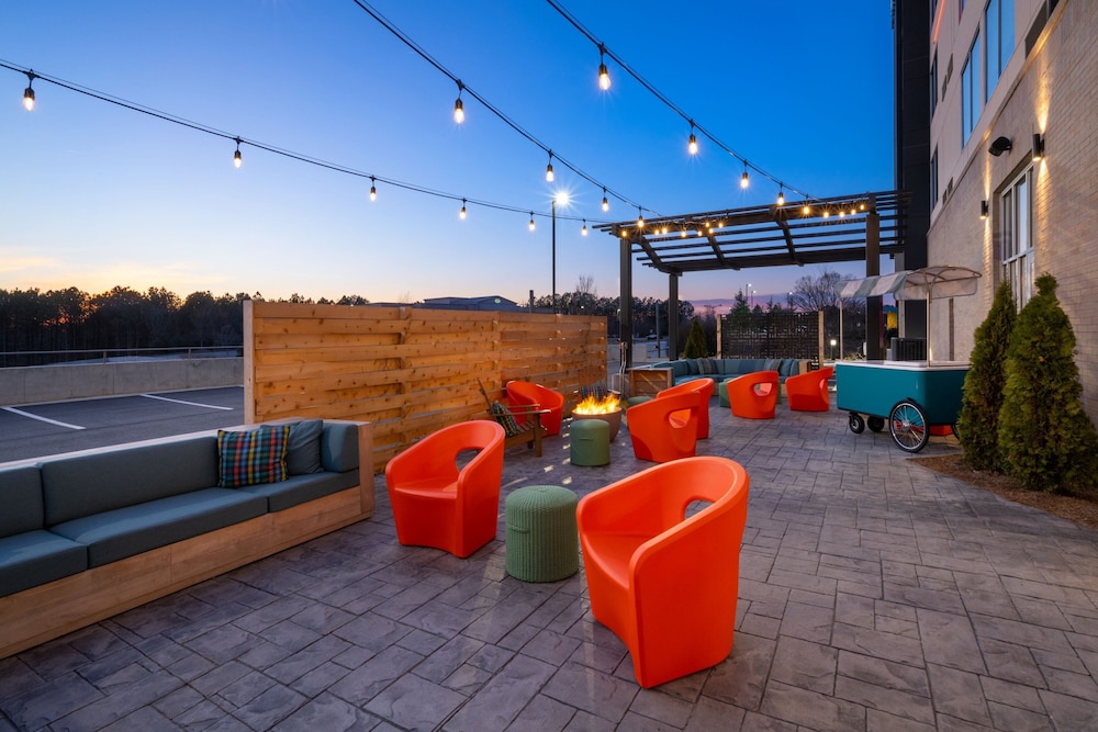 Aloft Lawrenceville Sugarloaf 15/18