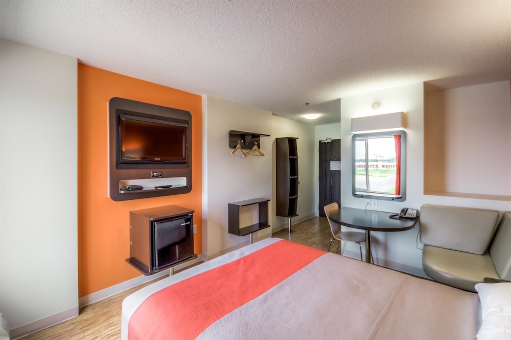 Motel6 Headingley, MB - Winnipeg West 8/57