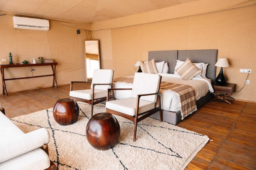 The White Camel Lodge 9/36