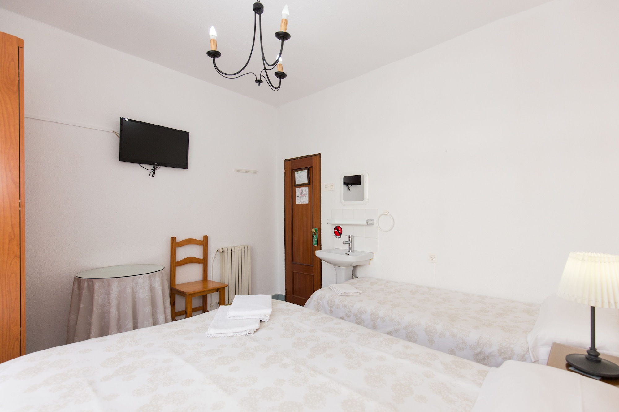 Room, Triple, 1 Double and 1 Single Bed, External Bathroom