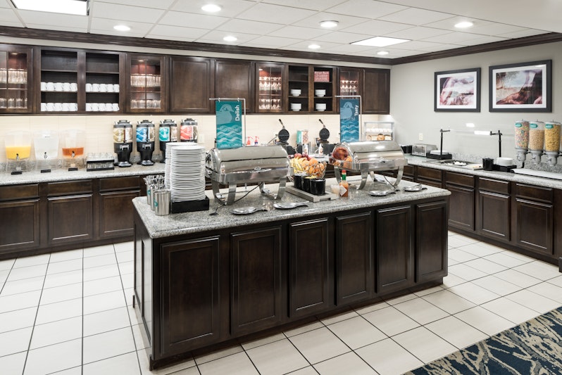 Homewood Suites By Hilton Cedar Rapids North 7/11