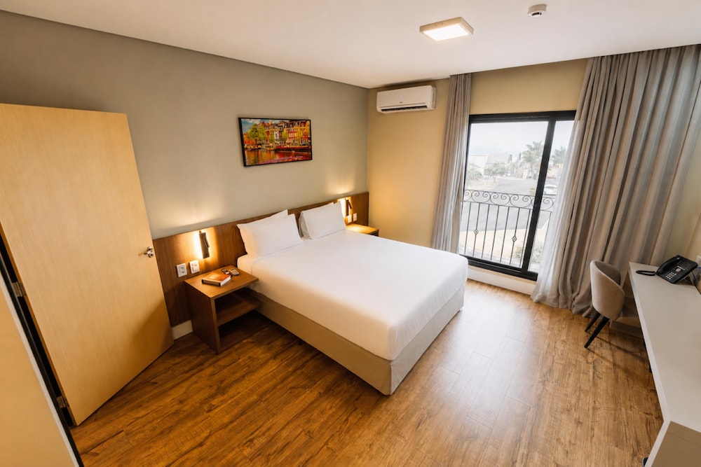 Hotel Royal Tulip Holambra 12/48