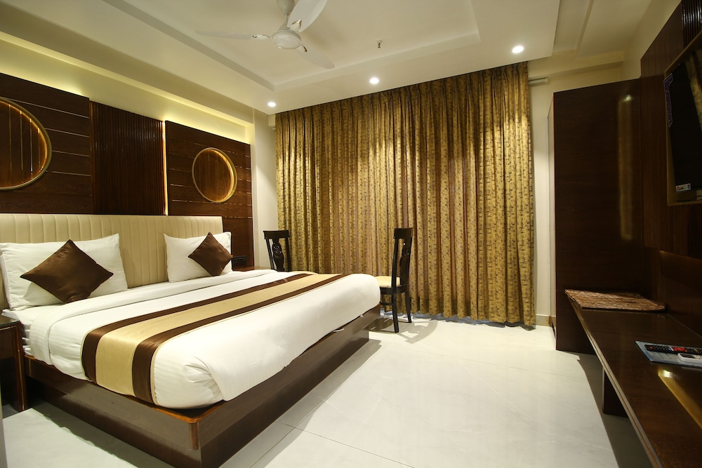 HOTEL GRAND PLAZA. 17/50