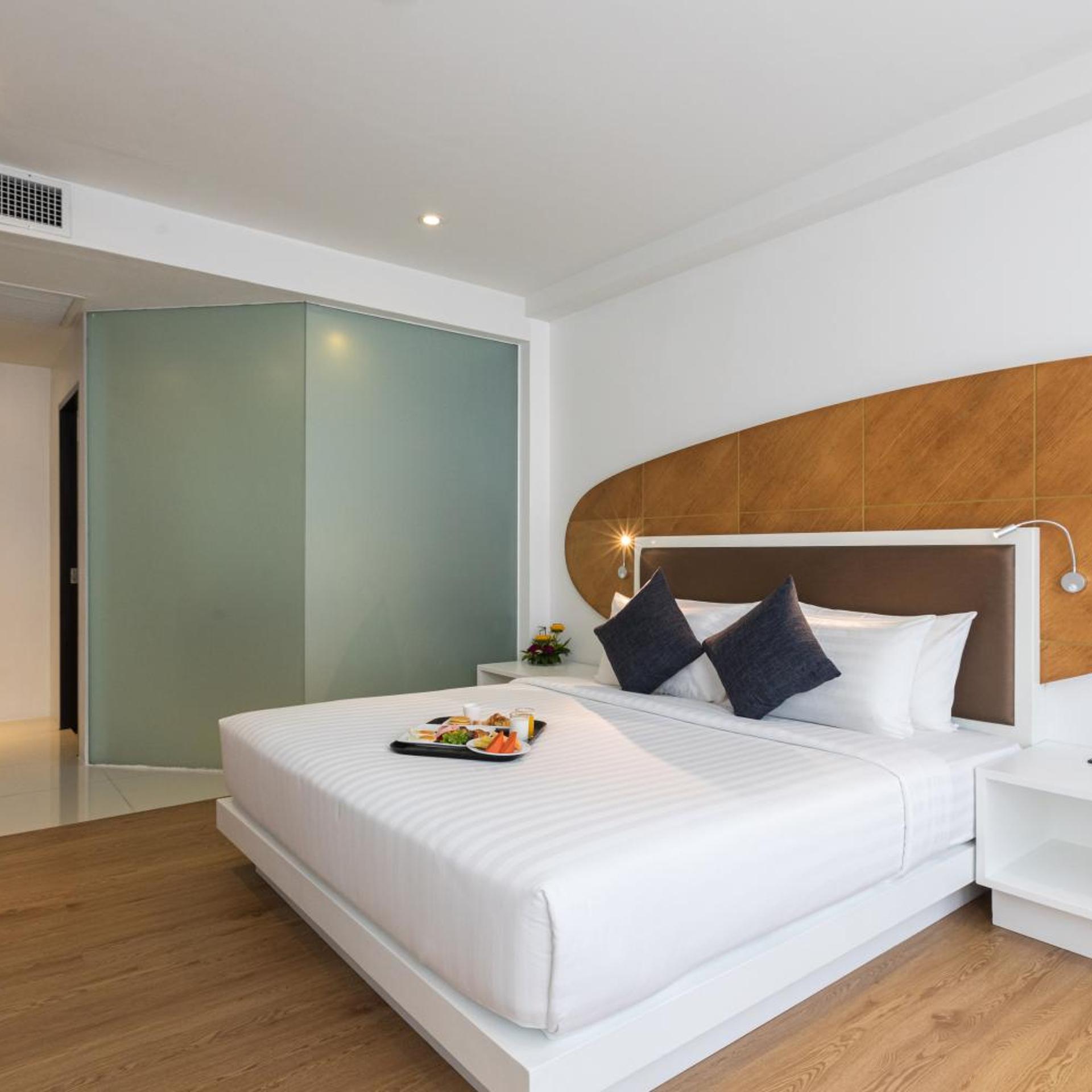Superior, King Bed