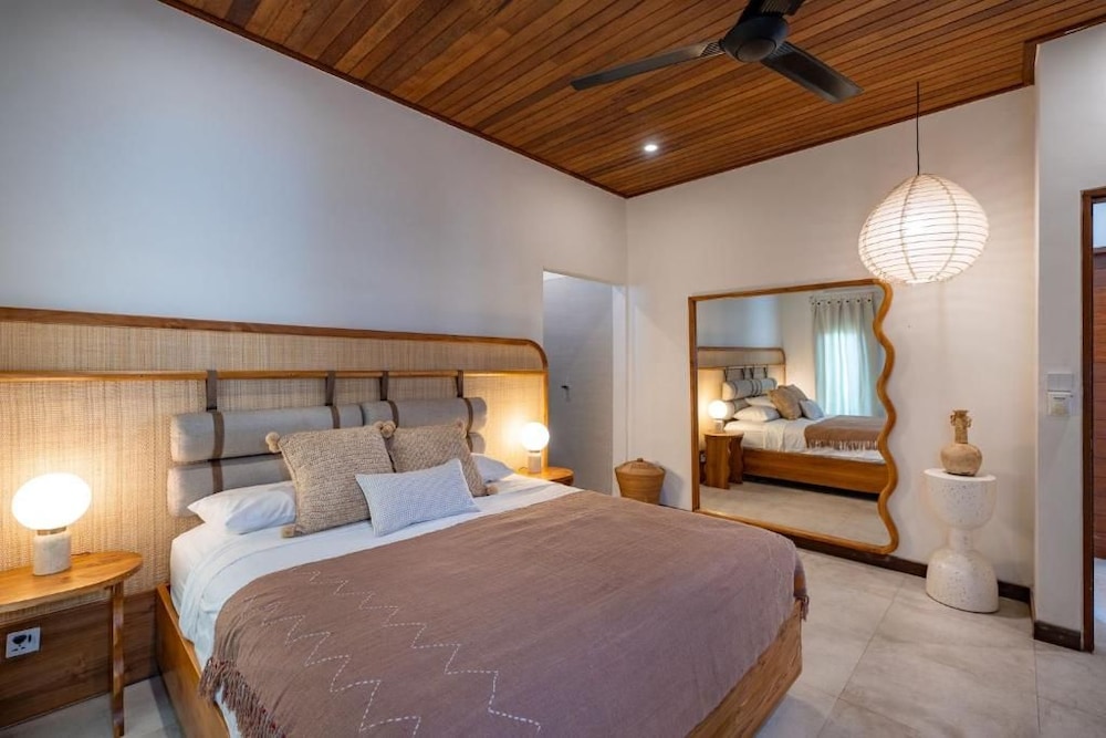 Castaway Resort 8/48